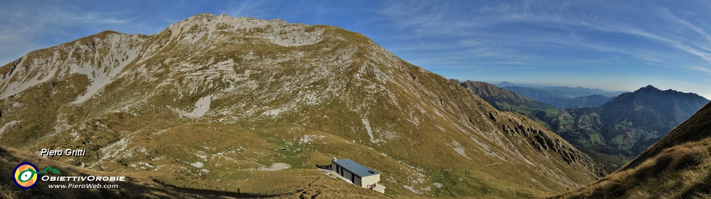 67 Dalla Croce di Zorzone vista indietro sul Bivacco Palazzi e Cima Menna.jpg